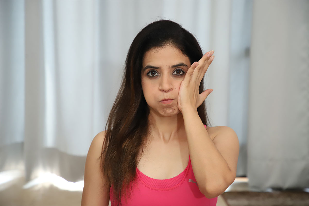 How to Remove Wrinkles from the Face with Yoga - Manasvani