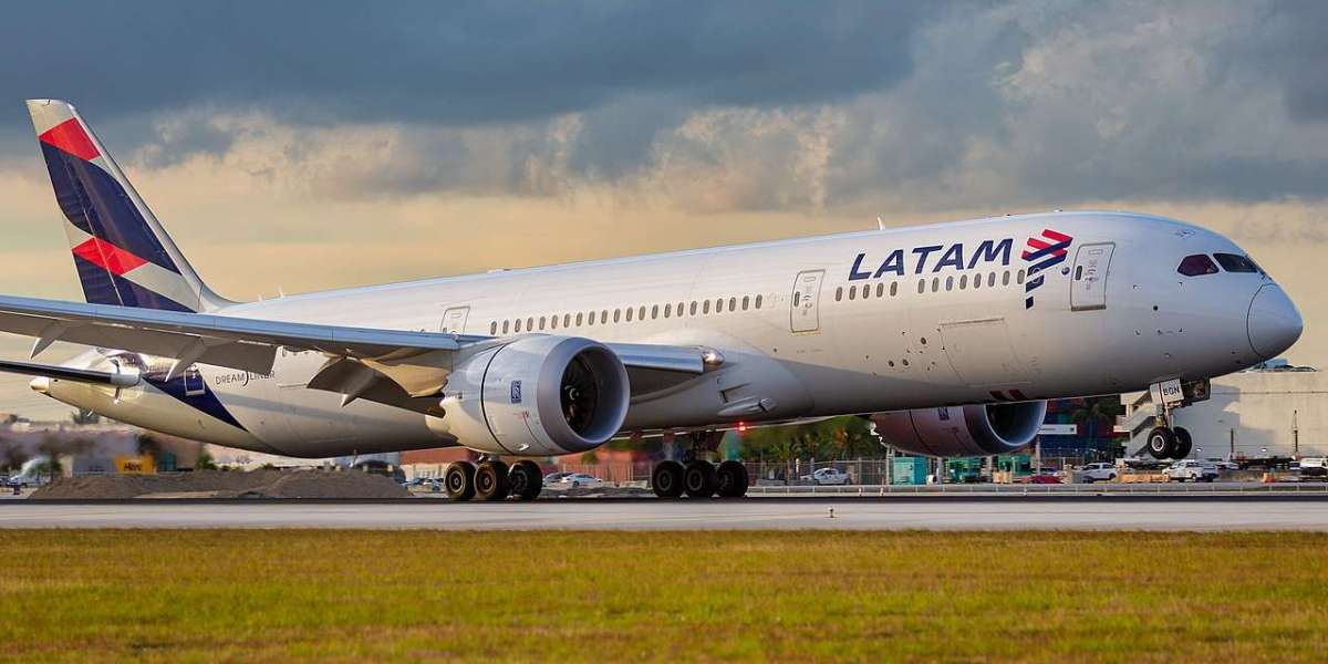¿Cómo puedo llamar a Latam Airlines Colombia? telefono