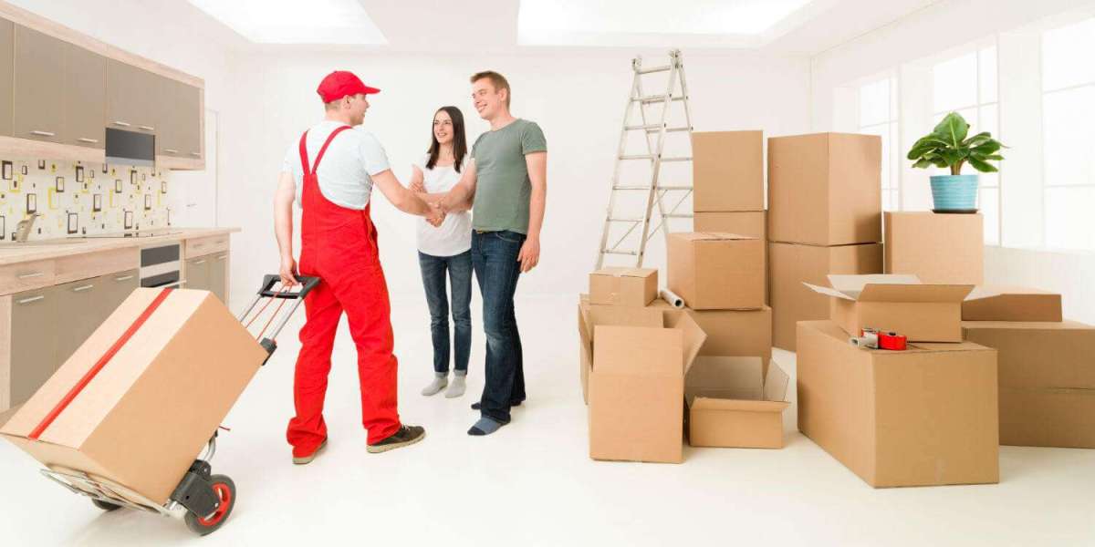 Navigating Special Requests and Unique Circumstances When Hiring Movers and Packers