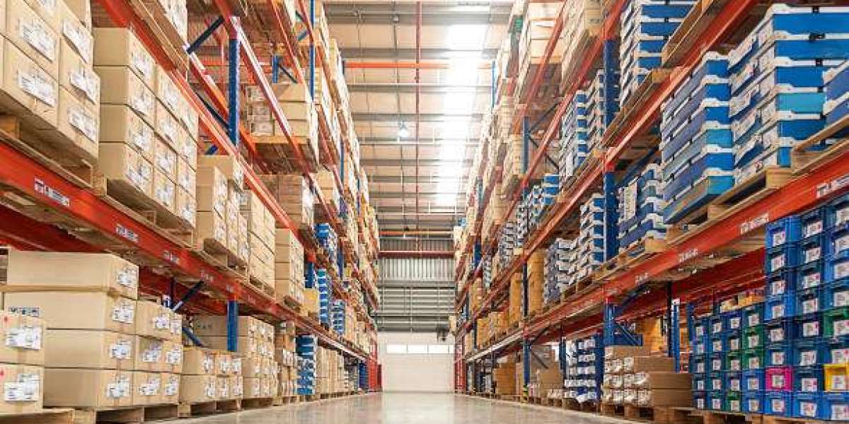 "Maximizing Warehouse Efficiency: Choosing the Right Storage Racks for Your Needs"