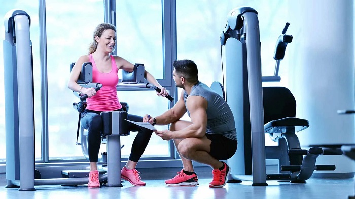 Người hướng dẫn tập gym gọi là gì? Công việc của họ làm gì?