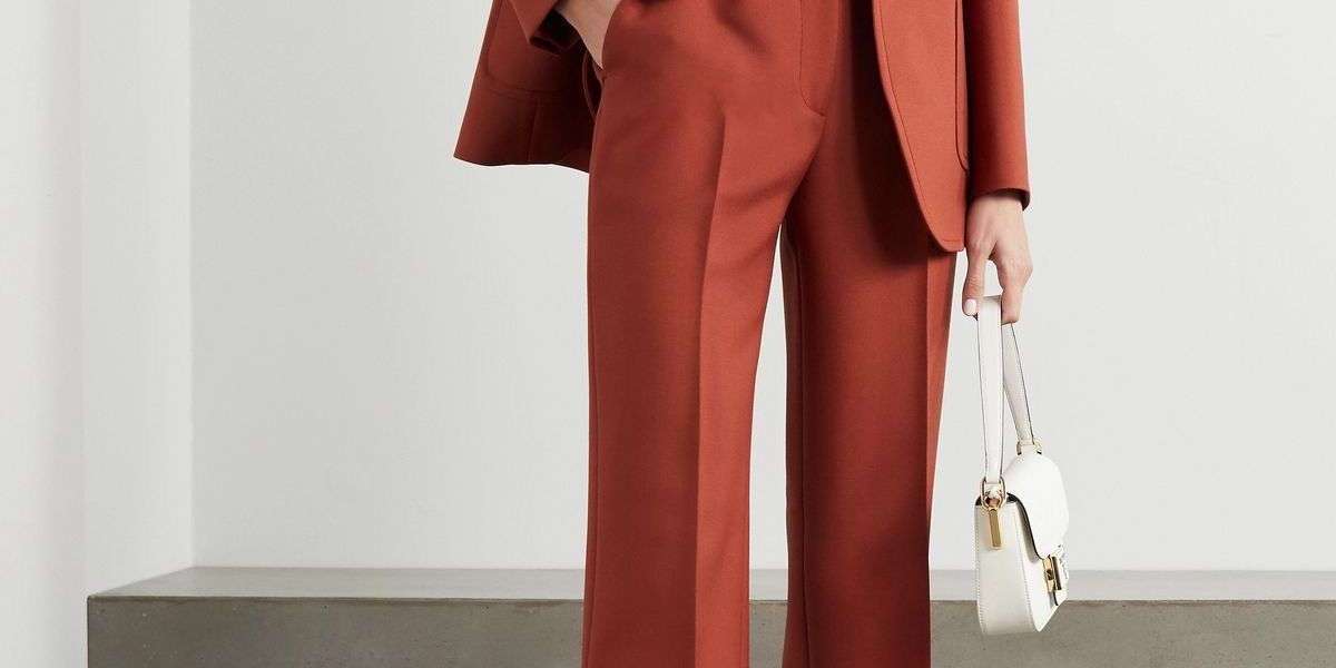 The Modern Woman's Guide to Female Suits: Styles, Trends, and Tips