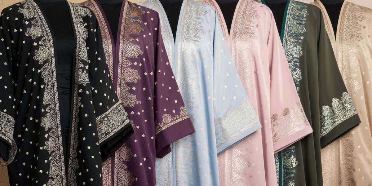 The Beauty and Tradition of Abayas in Pakistan