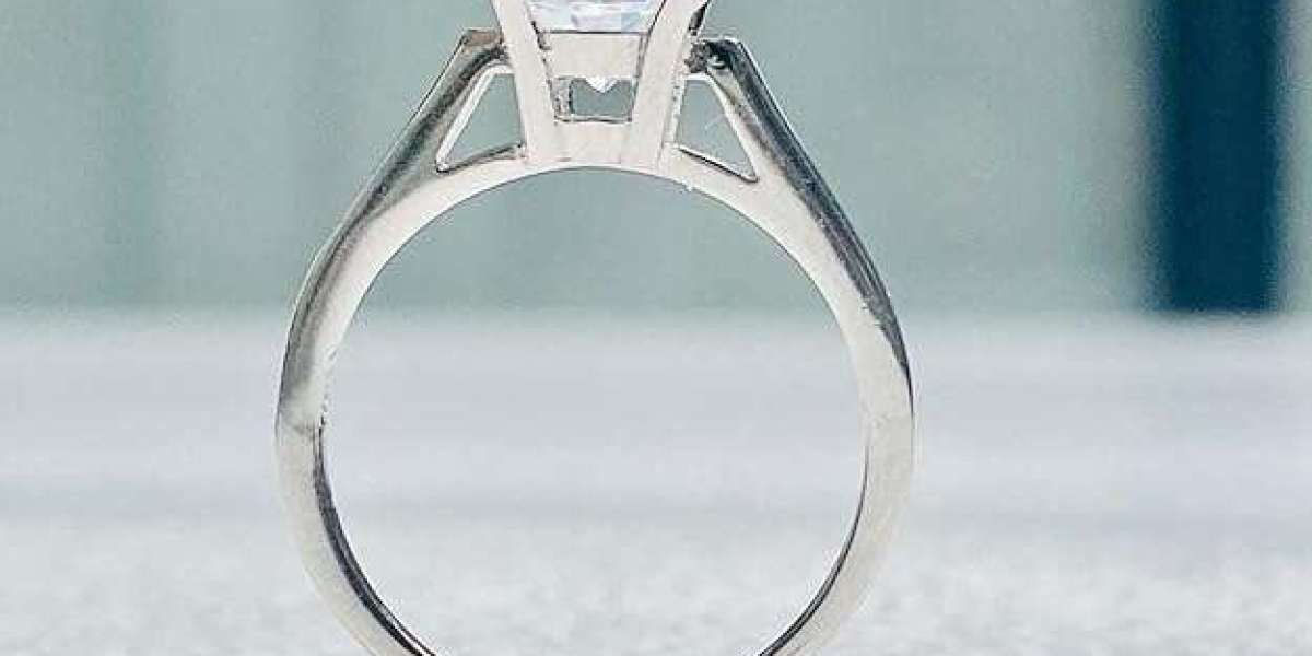 Carat Diamonds: Redefining Engagement rings Fashion with Modern Designs