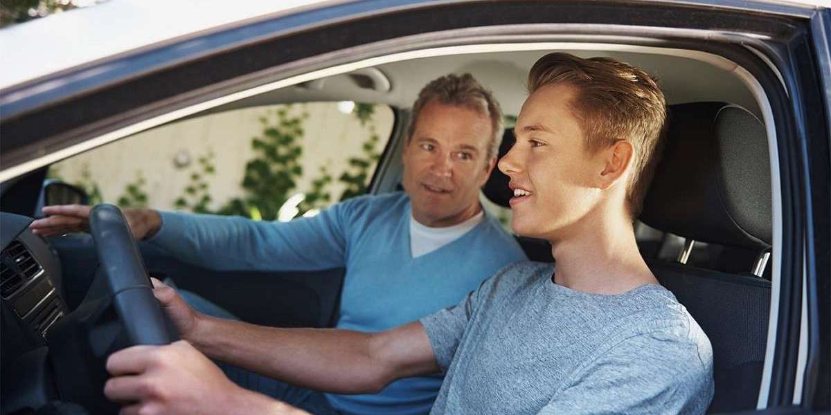 What You Should Know About Driving Schools Charging Above the Average Price