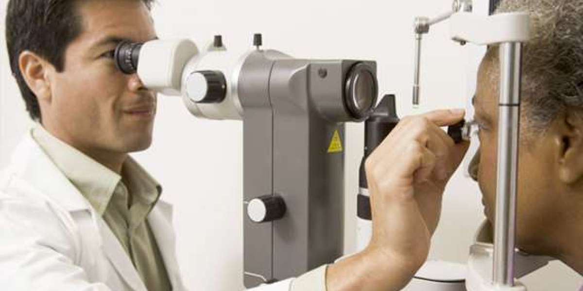 Understanding the Role of Retina Specialists in India for Advanced Eye Care